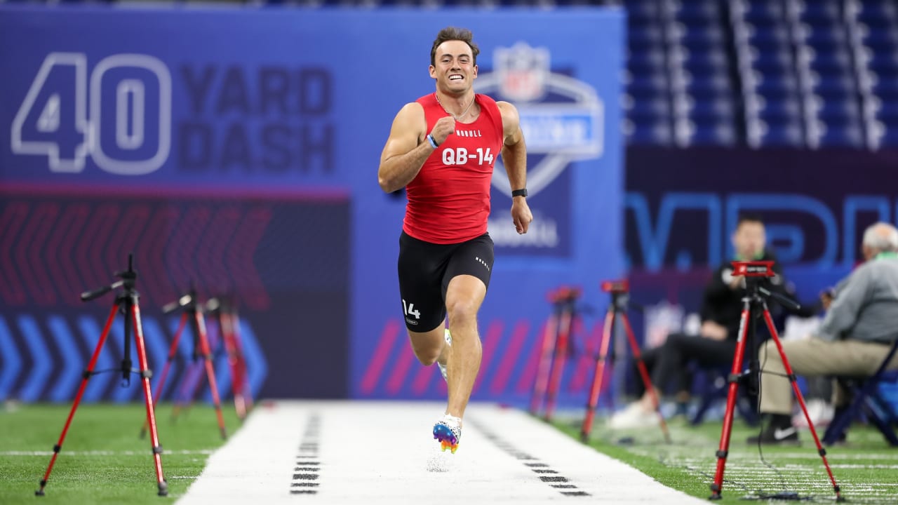 Quarterback Clayton Tune runs the 40-yard dash at the 2023 NFL