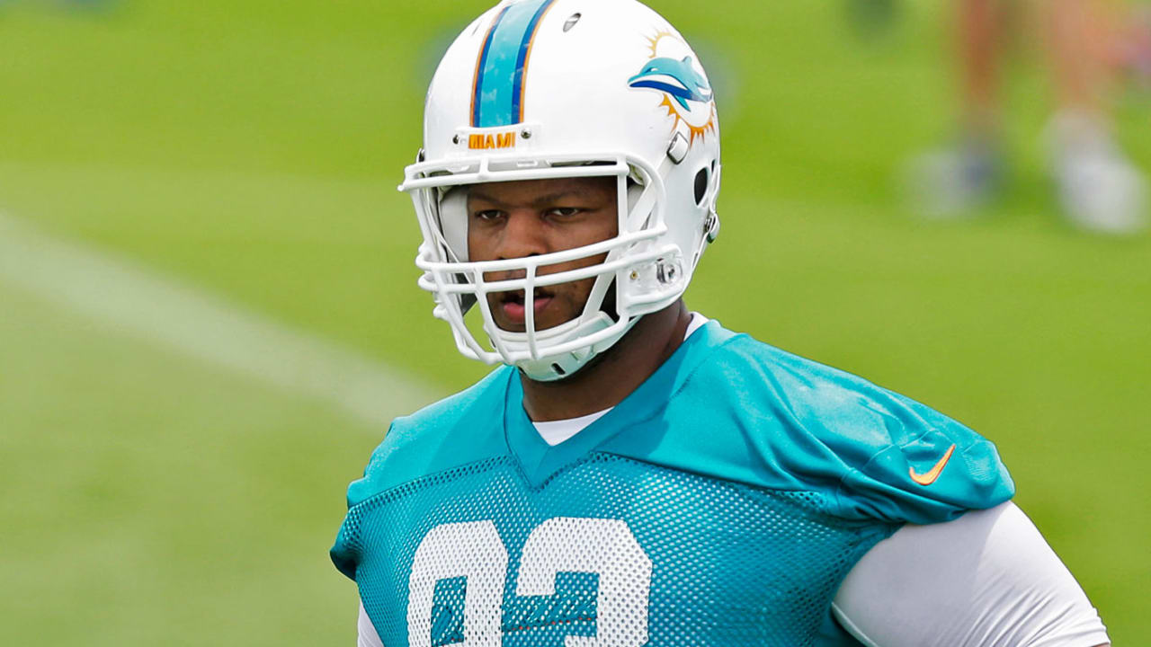 Ndamukong-Suh-SL-150722