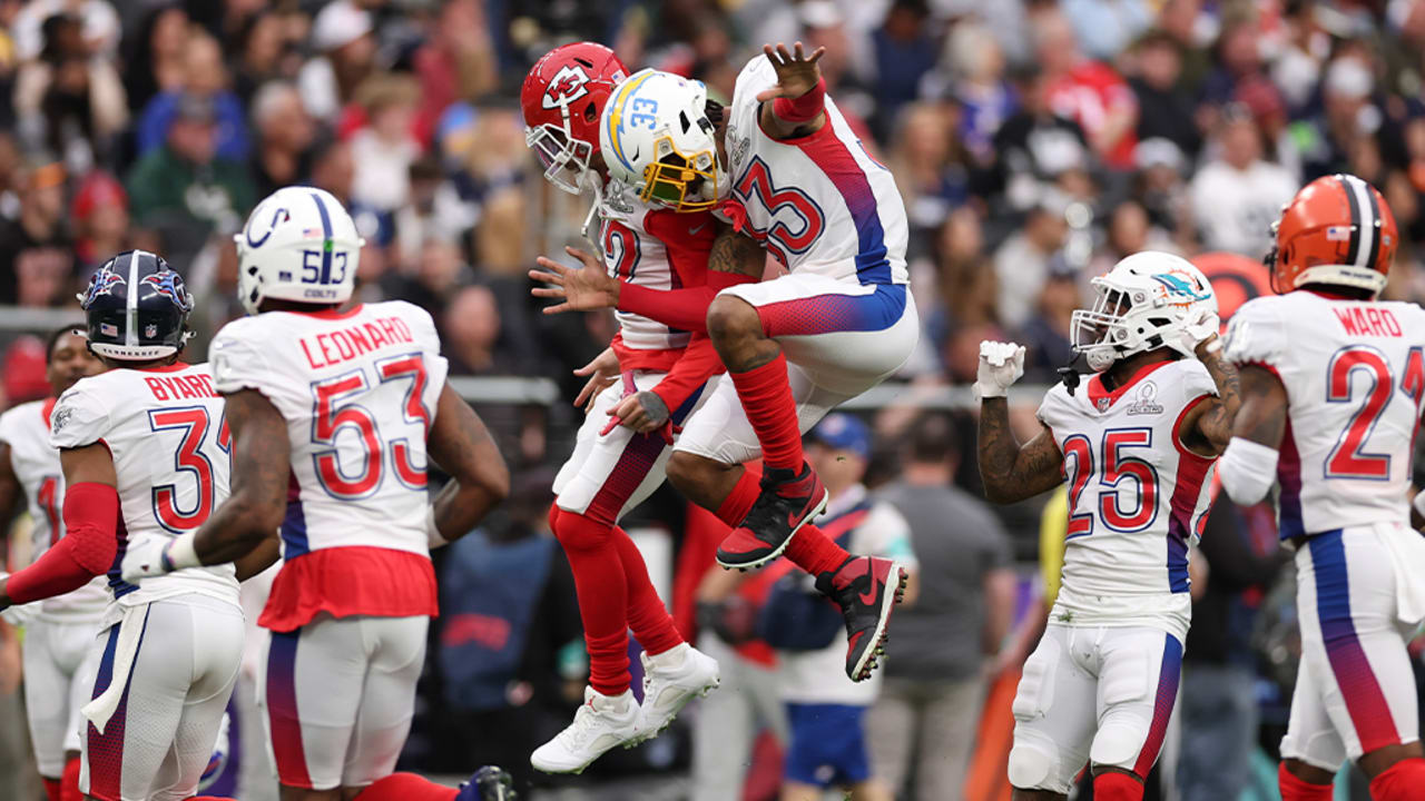 Los Angeles Chargers safety Derwin James hauls INT on Seattle Seahawks  quarterback Russell Wilson's play-action heave