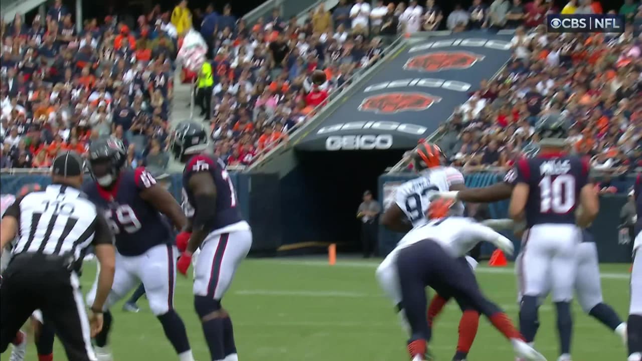 WATCH: Texans' Davis Mills throws touchdown pass to Chris Moore vs