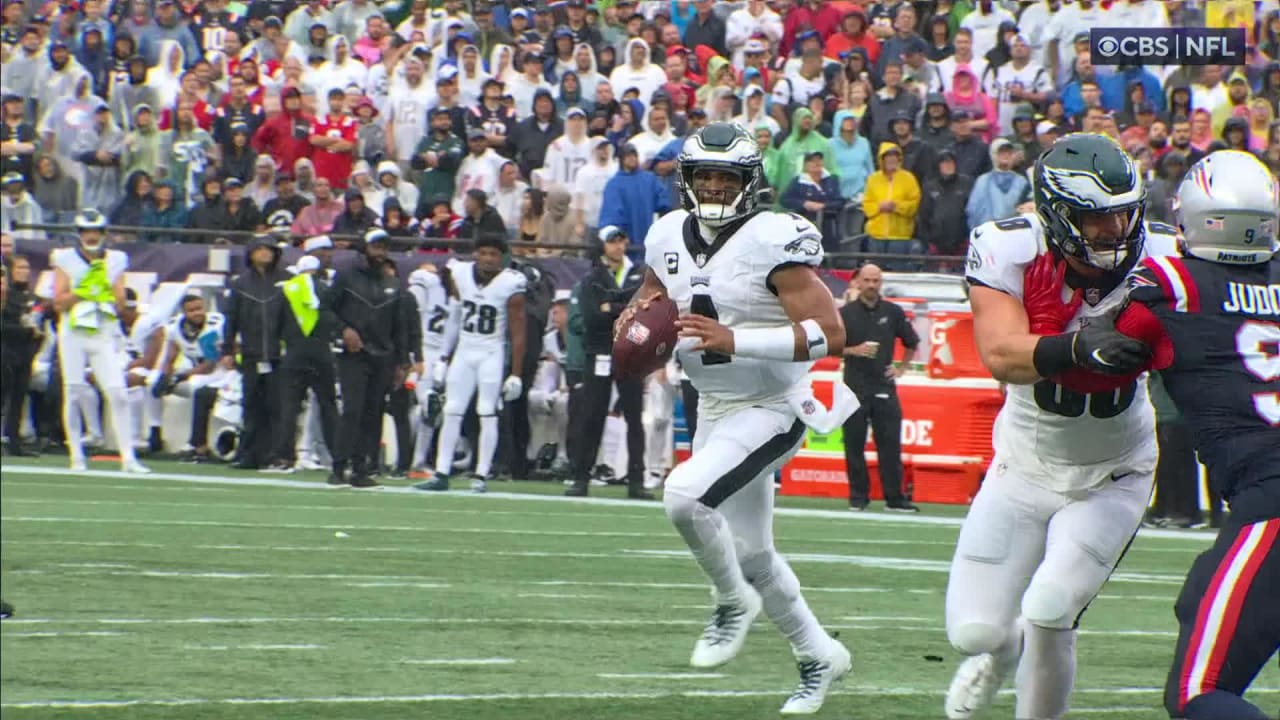 Can't-Miss Play: Philadelphia Eagles quarterback Jalen Hurts hits Eagles  wide receiver Devonta Smith in stride on a 63-yard bomb for a touchdown