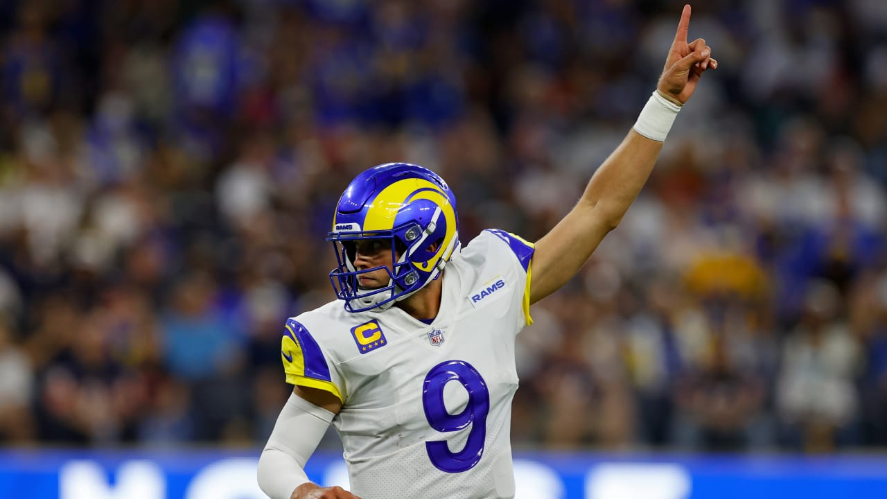 Matthew Stafford leads Rams to resounding victory over Bears in