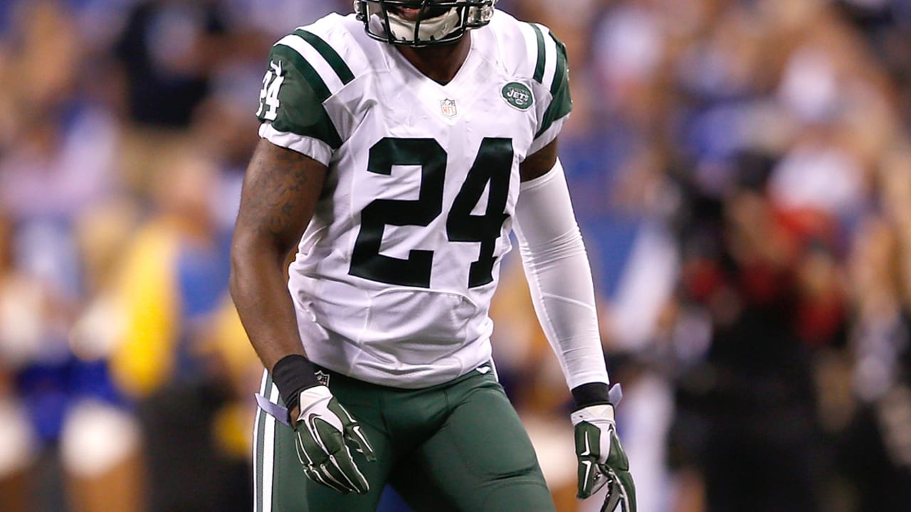 darrelle-revis-092415-spot.jpg