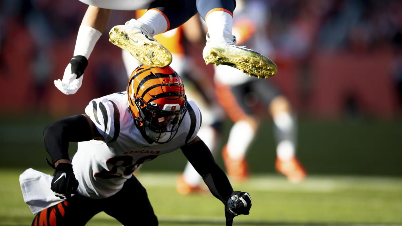 Denver Broncos tight end Albert Okwuegbunam runs against the Los Angeles  Rams during the first half of an NFL preseason football game Saturday, Aug.  26, 2023, in Denver. (AP Photo/Jack Dempsey Stock