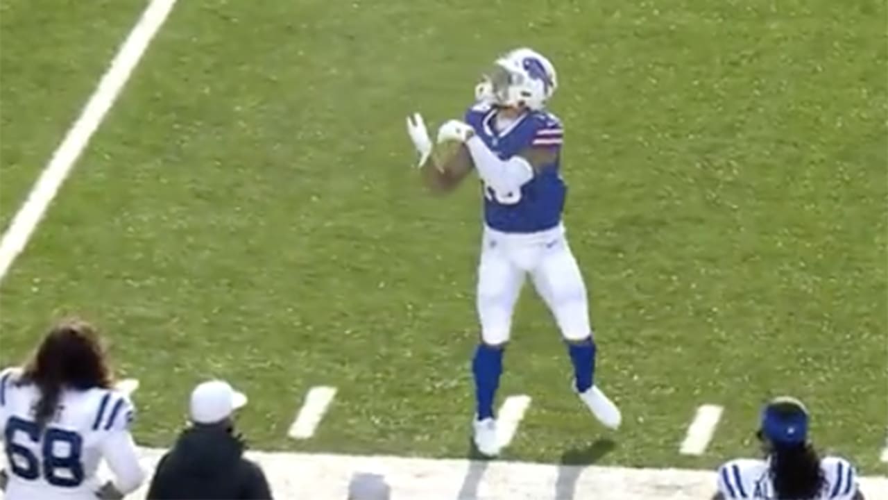 Buffalo Bills wide receiver Gabriel Davis toe-taps to grab quarterback Josh  Allen's scrambling 35-yard heave