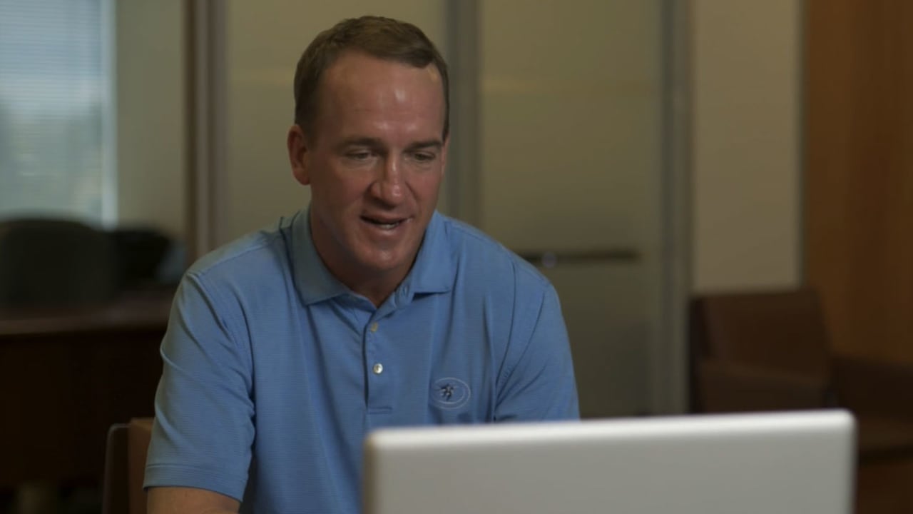 Former NFL quarterback Peyton Manning surprises U.S. Air Force