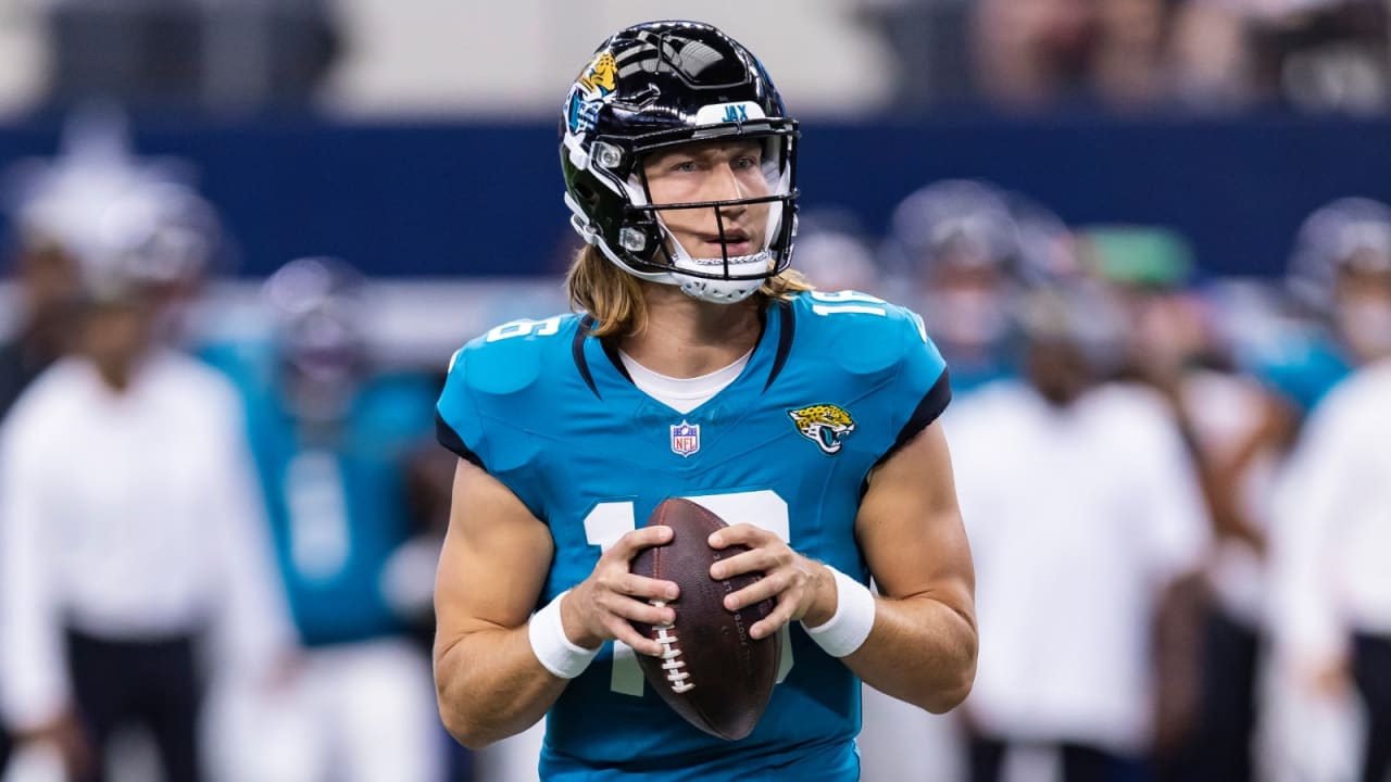 Trevor Lawrence officially signs rookie deal with Jags