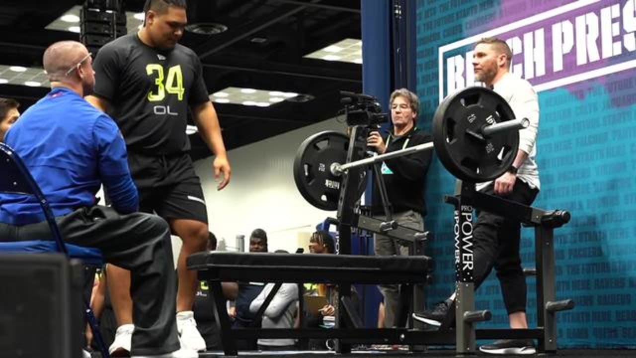 Denver Broncos: Netane Muti did 44 bench press reps at NFL combine