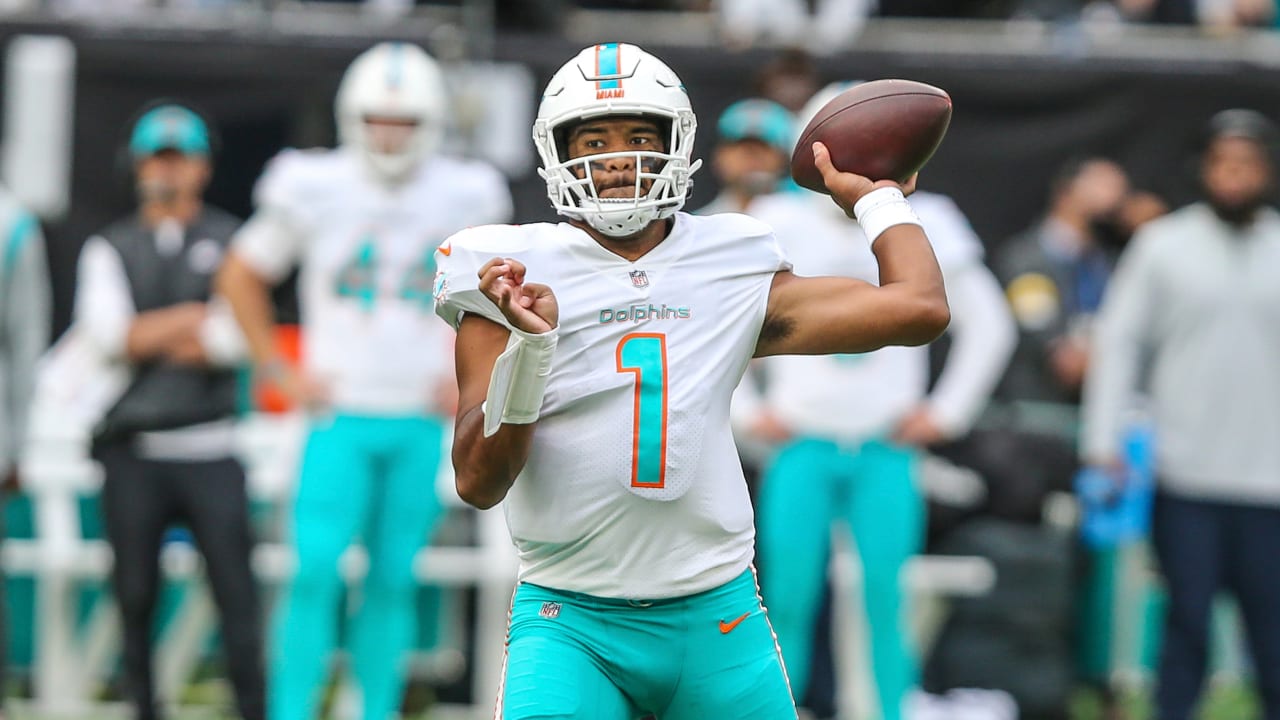 Dolphins coach Flores 'happy' with QB Tua Tagovailoa, won't