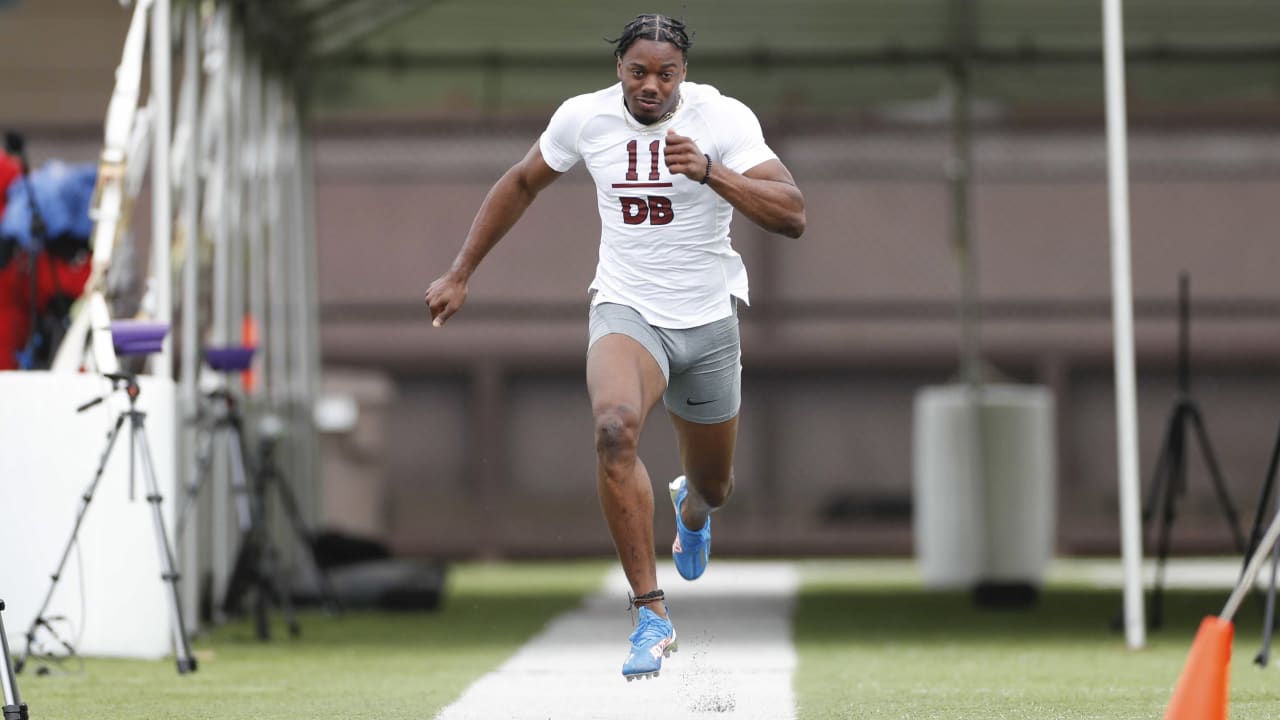 Stanford Cardinal cornerback Paulson Adebo runs unofficial 4.42 40