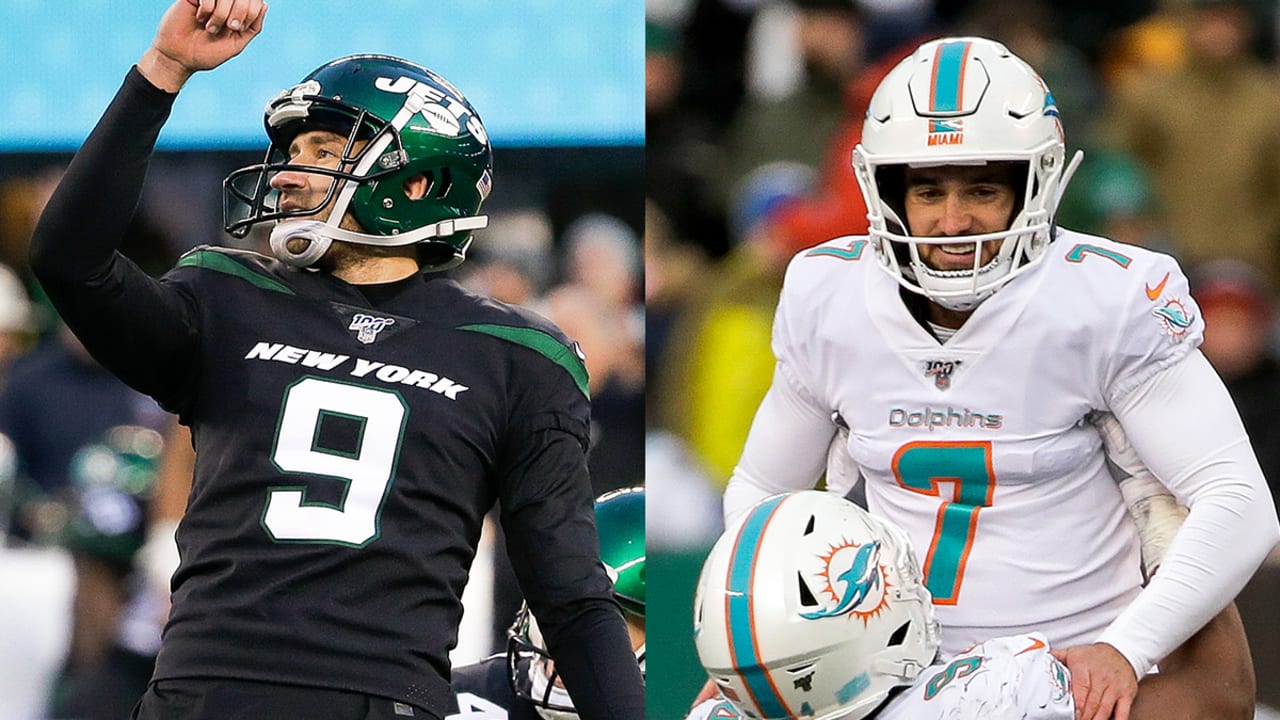 Miami Dolphins play New York Jets in NFL game