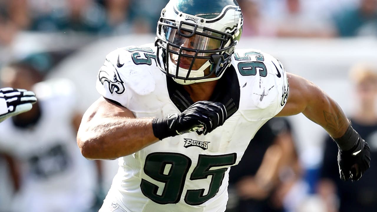 Mychal-Kendricks-150826-SL.jpg