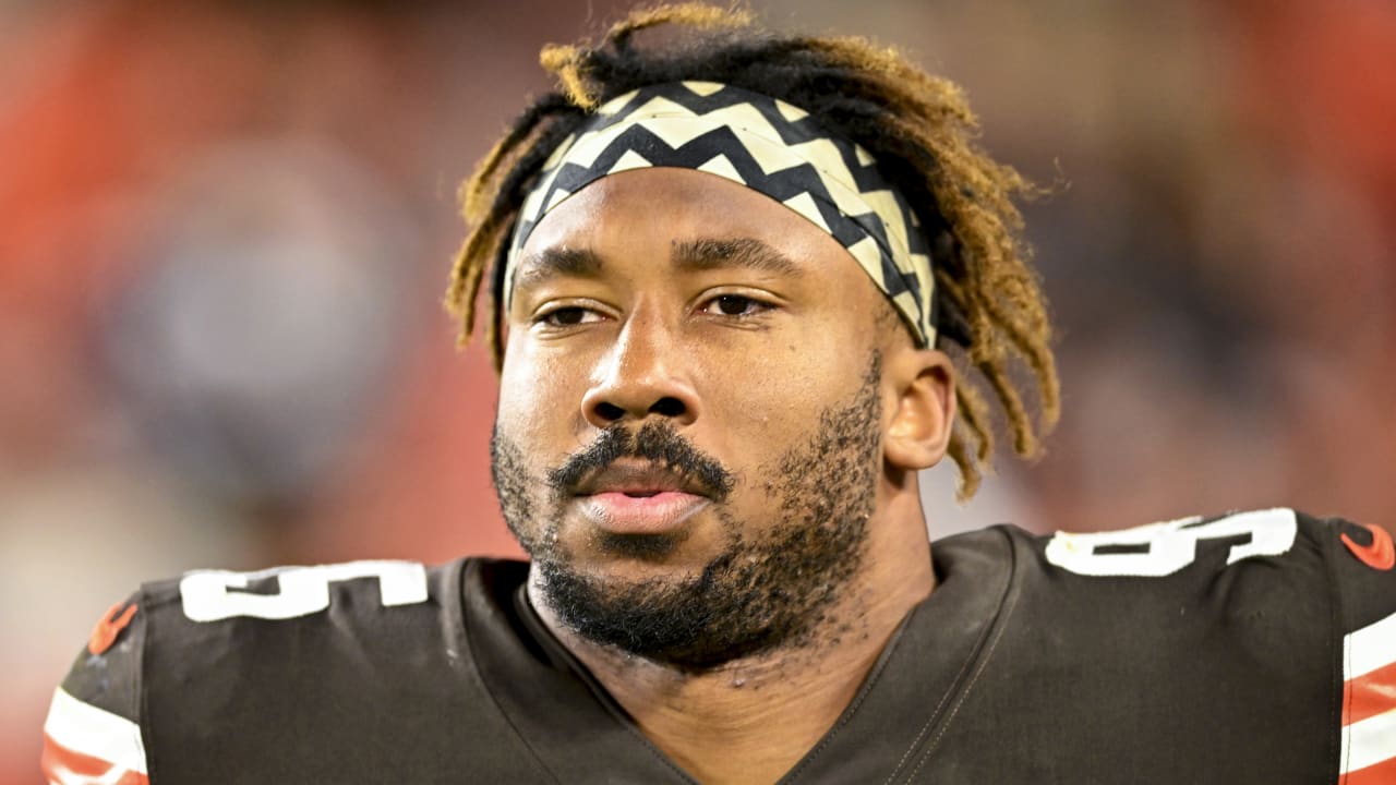 Browns DE Myles Garrett leaves hospital after single-car accident