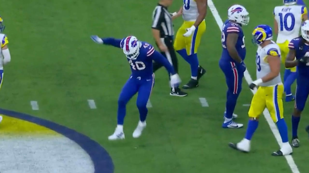 Buffalo Bills linebacker Von Miller (40) plays during an NFL football game  against the Los Angeles Rams Sept. 8, 2022, in Inglewood, Calif. (AP  Photo/Denis Poroy Stock Photo - Alamy