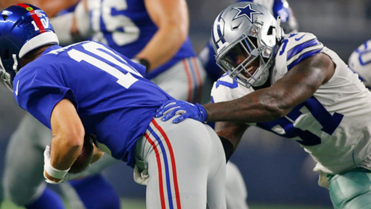 Taco Charlton cooks up celebration after huge sack