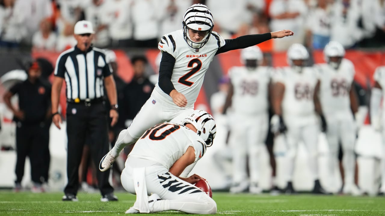 Evan McPherson was loving the Super Bowl halftime show from the sideline 