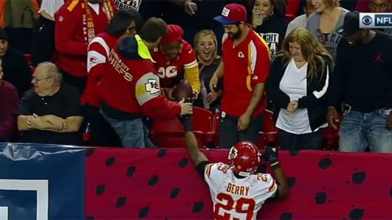 Eric Berry gives ball to his mom after a pick six