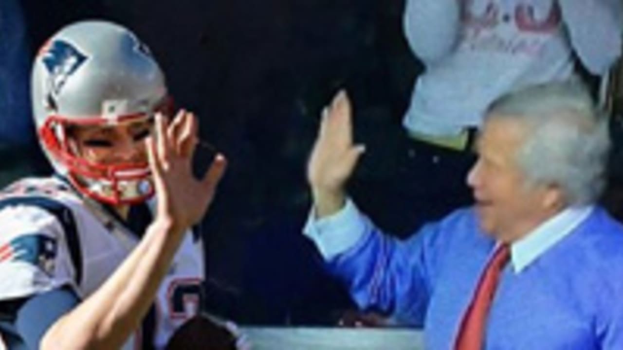 Tom Bradys social media prowess knows no bounds