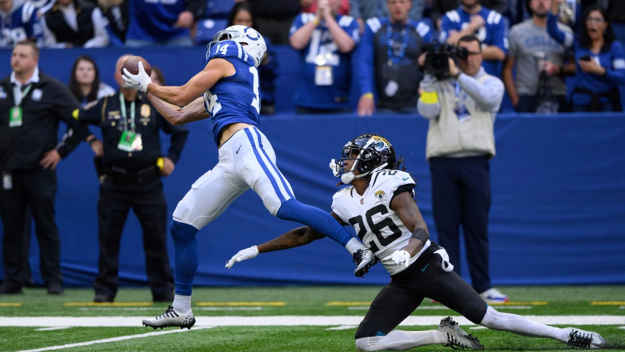 Indianapolis Colts wide receiver Alec Pierce makes the catch as