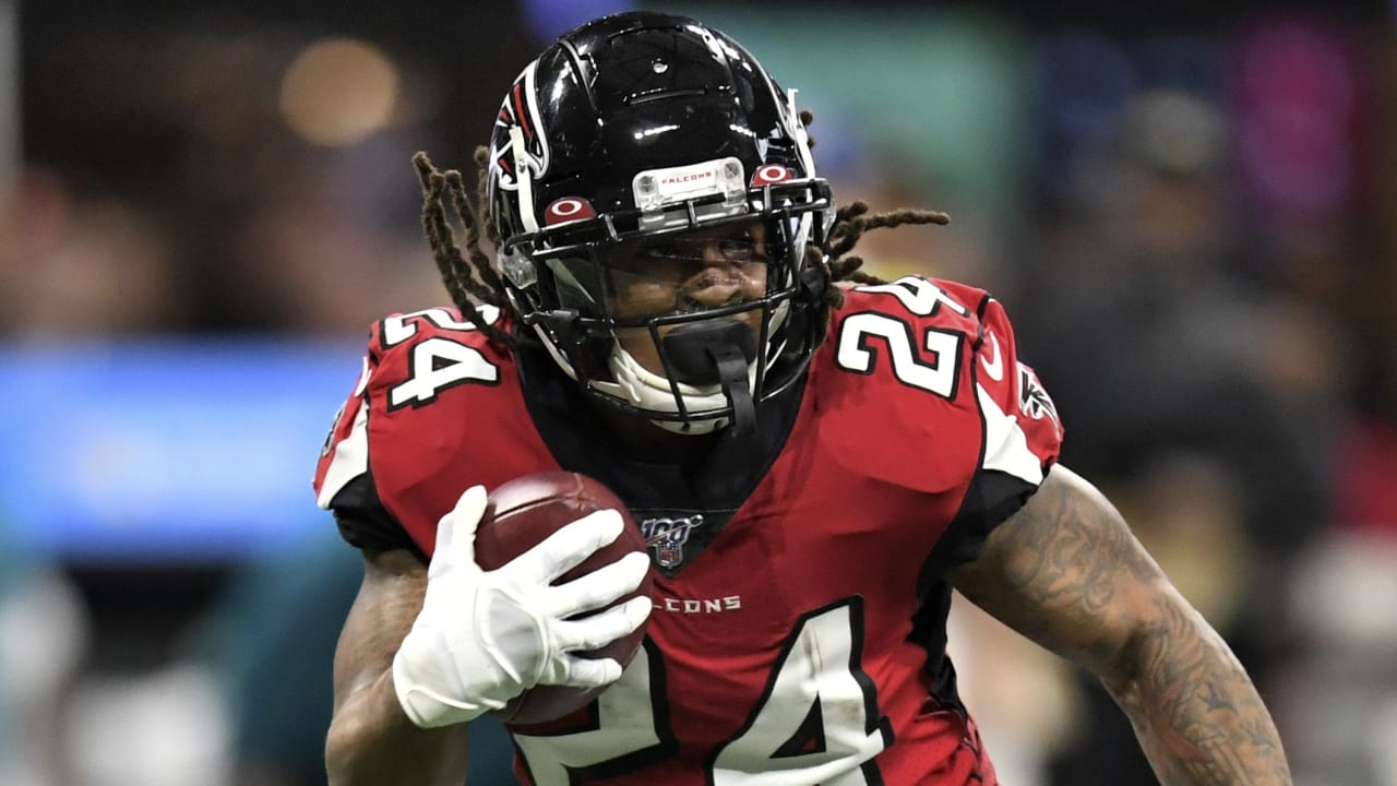 Seahawks targeting veteran running backs Devonta Freeman, Carlos