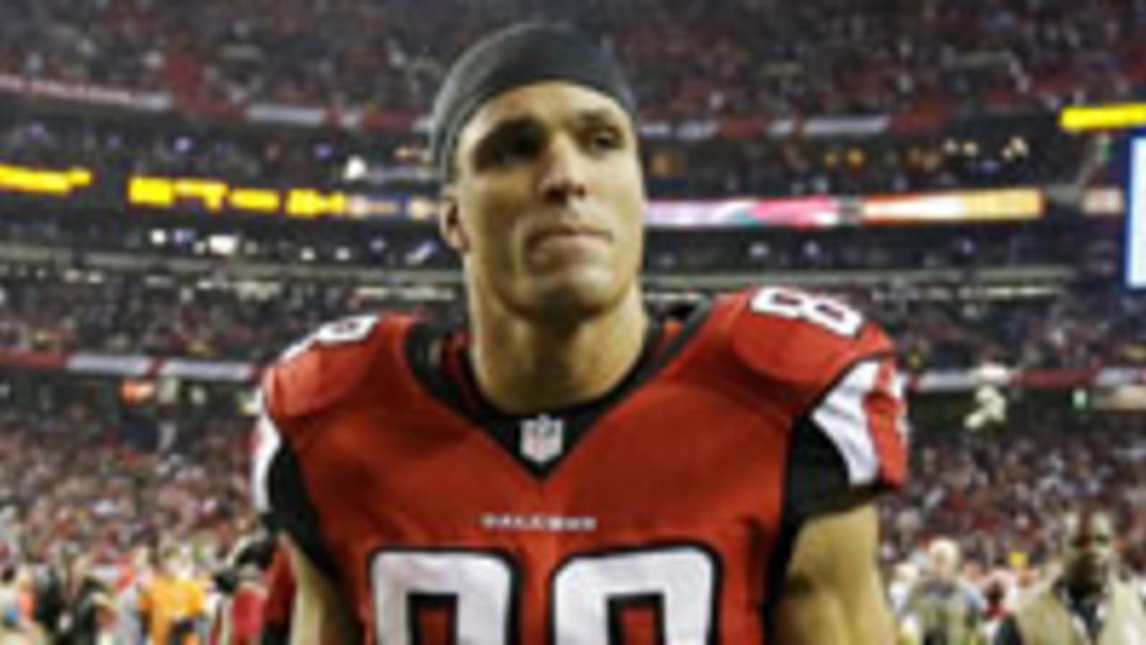 tony-gonzalez-spot_130122.jpg