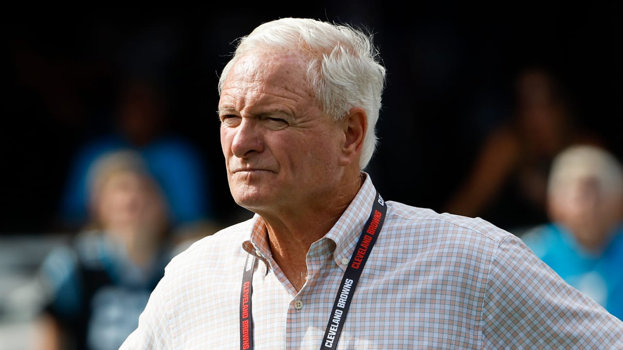 Browns fan who threw bottle at Jimmy Haslam charged with assault