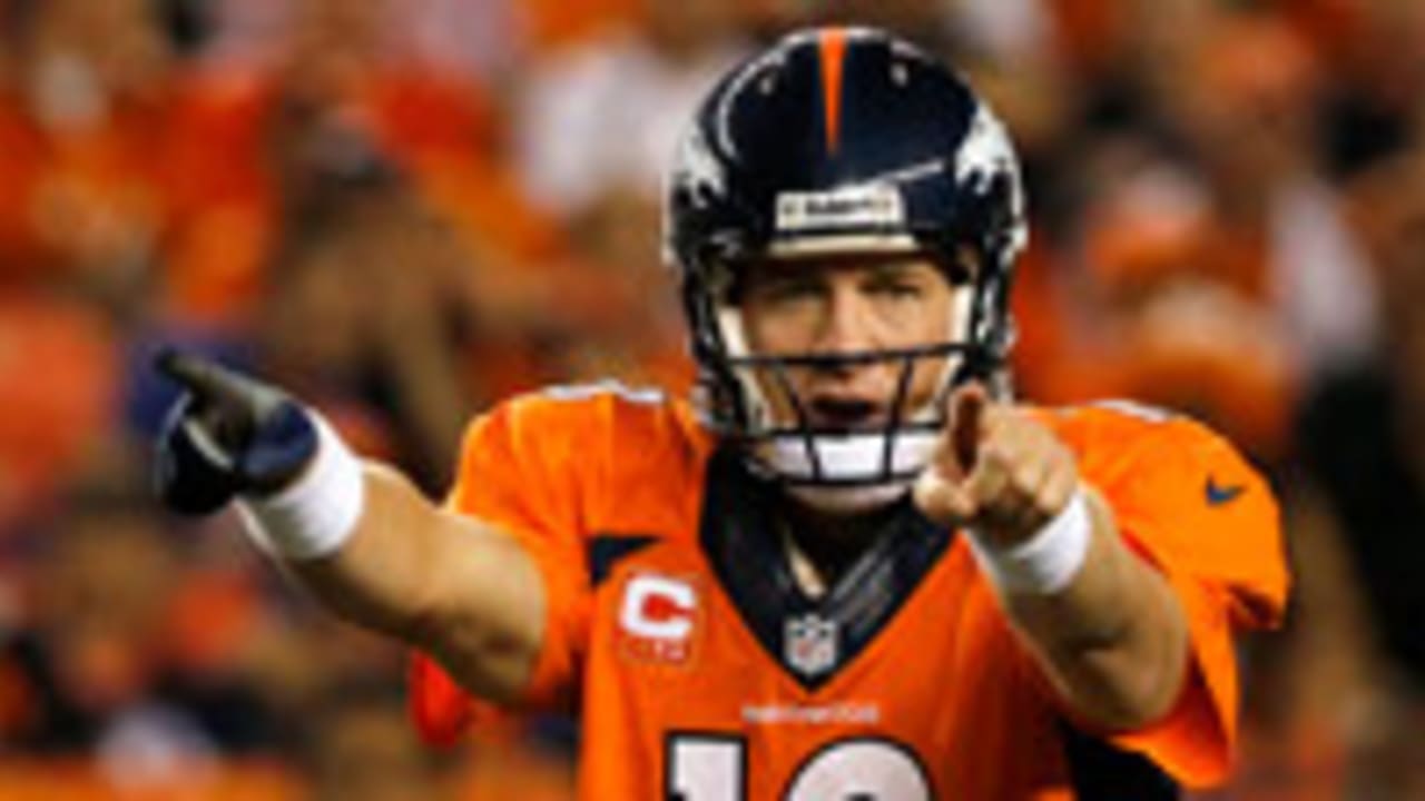 Peyton Manning matches NFL record with seven TD passes in win over