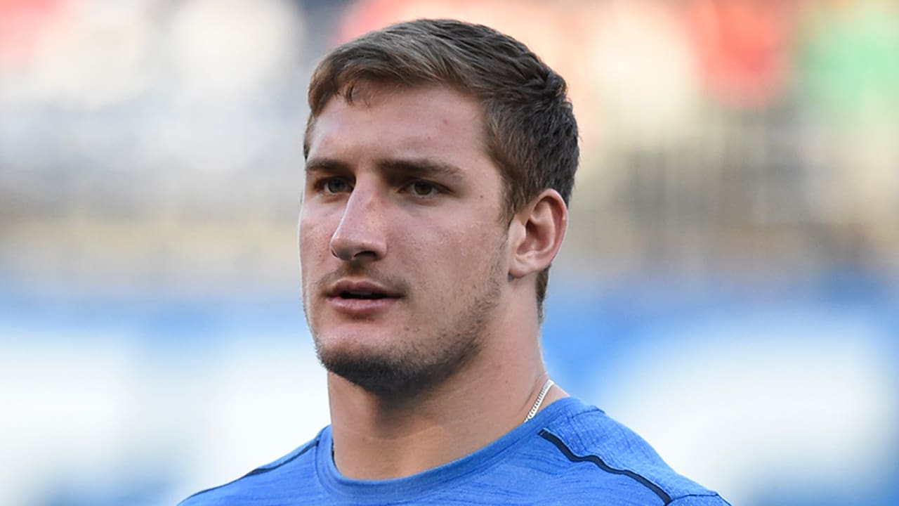 joey-bosa-160921-sl.jpg