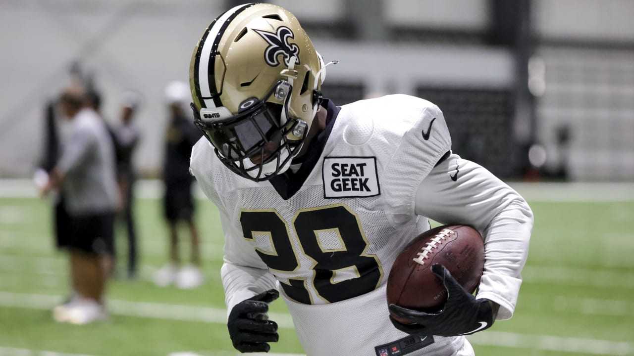 Saints release running back Latavius Murray