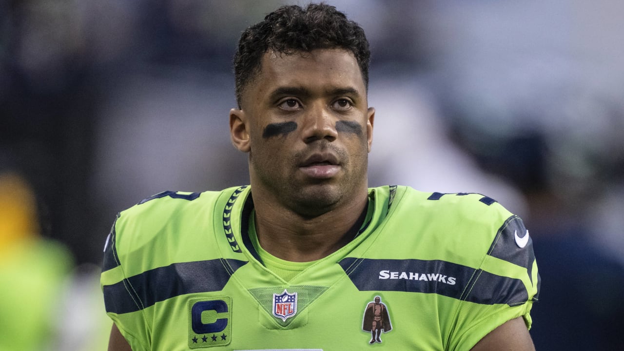 Seahawks QB Russell Wilson targeting Week 10 return following finger surgery