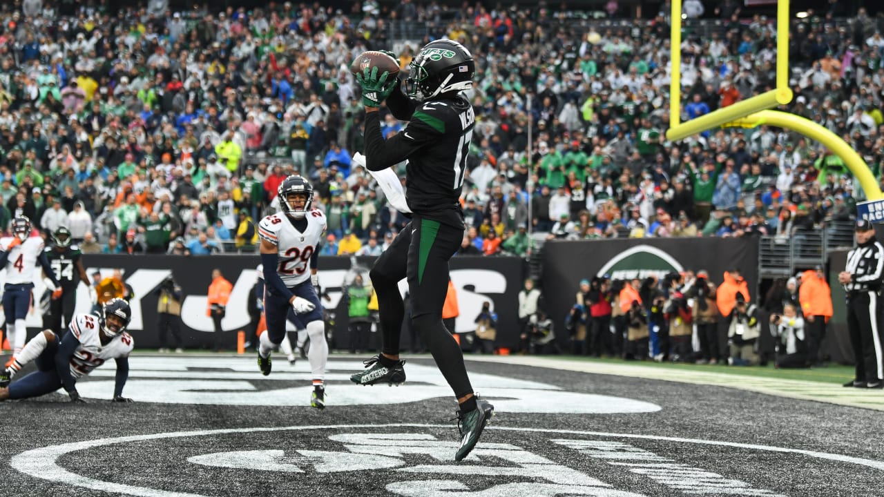 NY Jets QB Mike White finds Garrett Wilson for TD, winks at camera