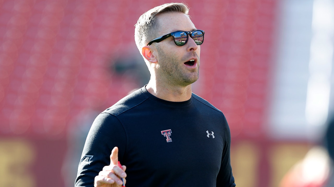 Arizona Cardinals hire Kliff Kingsbury as head coach