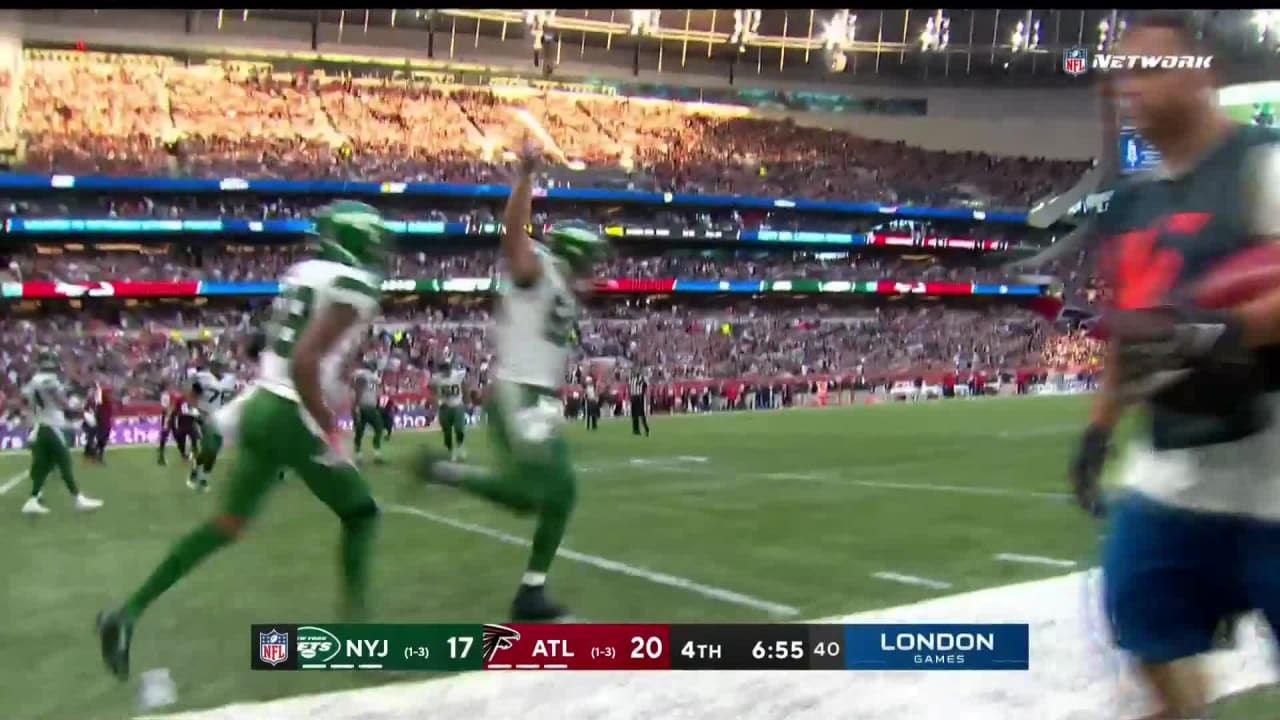 Jets QB Zach Wilson Tosses Two-Point Conversion During London