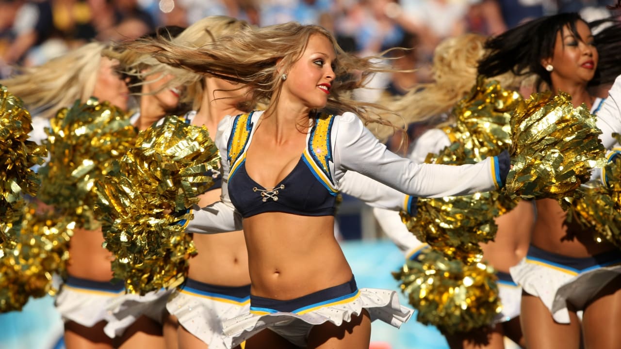 NFL cheerleaders go out with a bang in Week 17 – New York Daily News