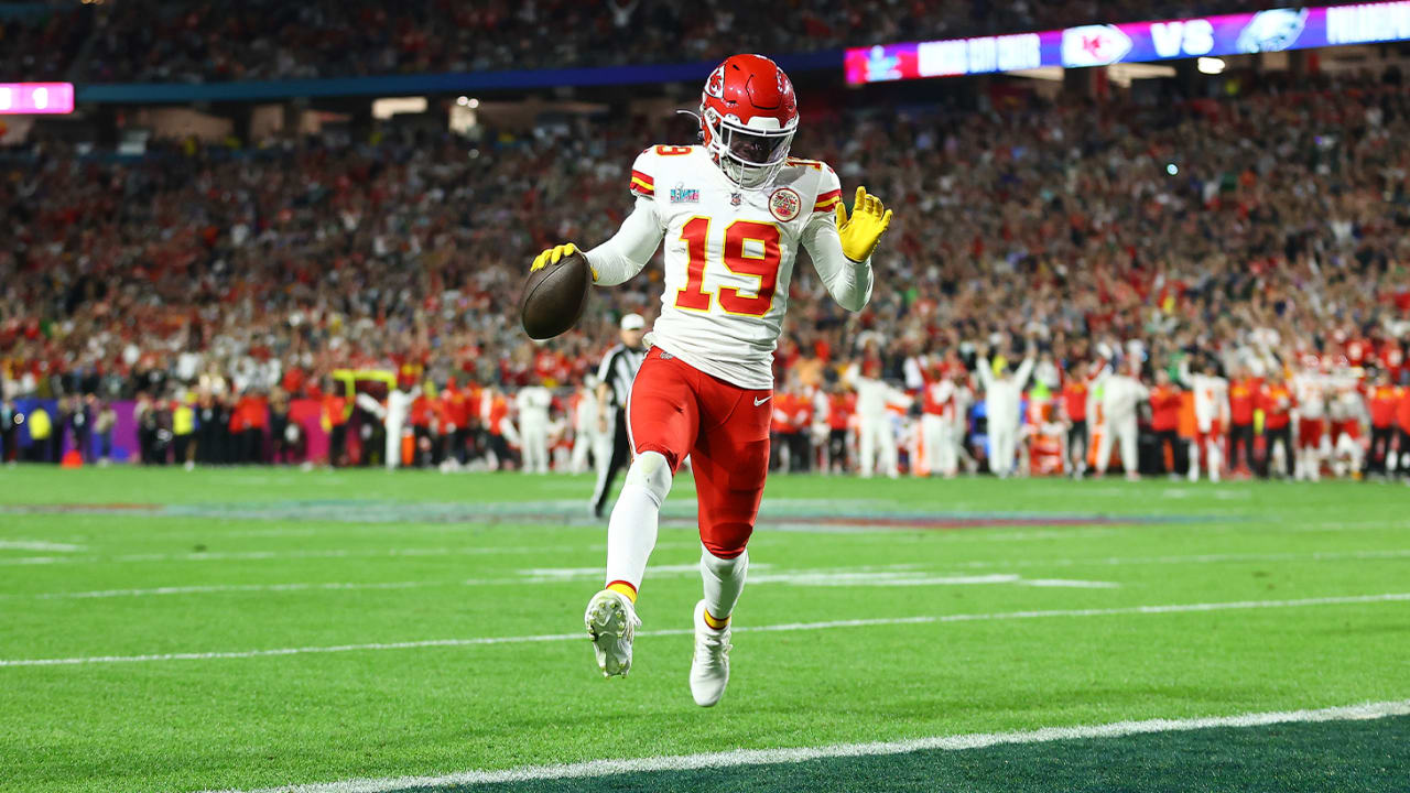 Kansas City Chiefs wide receiver Kadarius Toney's filthy presnap
