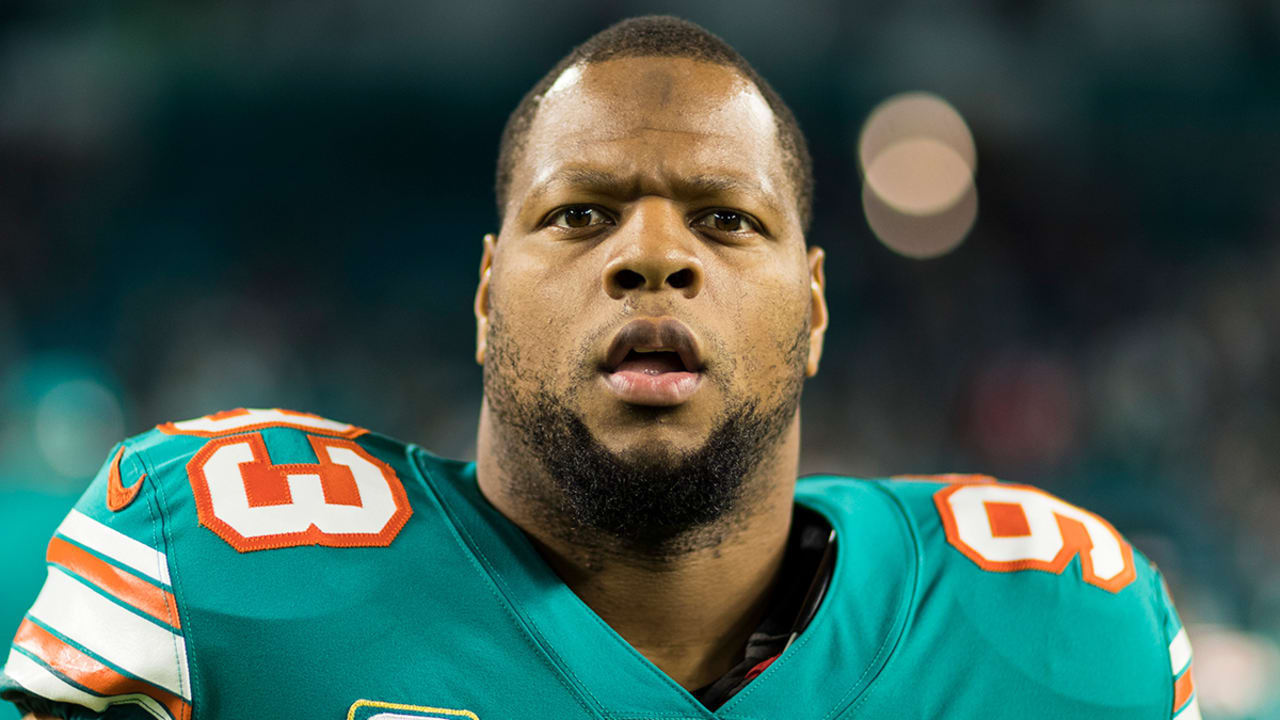 Raiders Linked to Possible Signing of Ndamukong Suh: Report