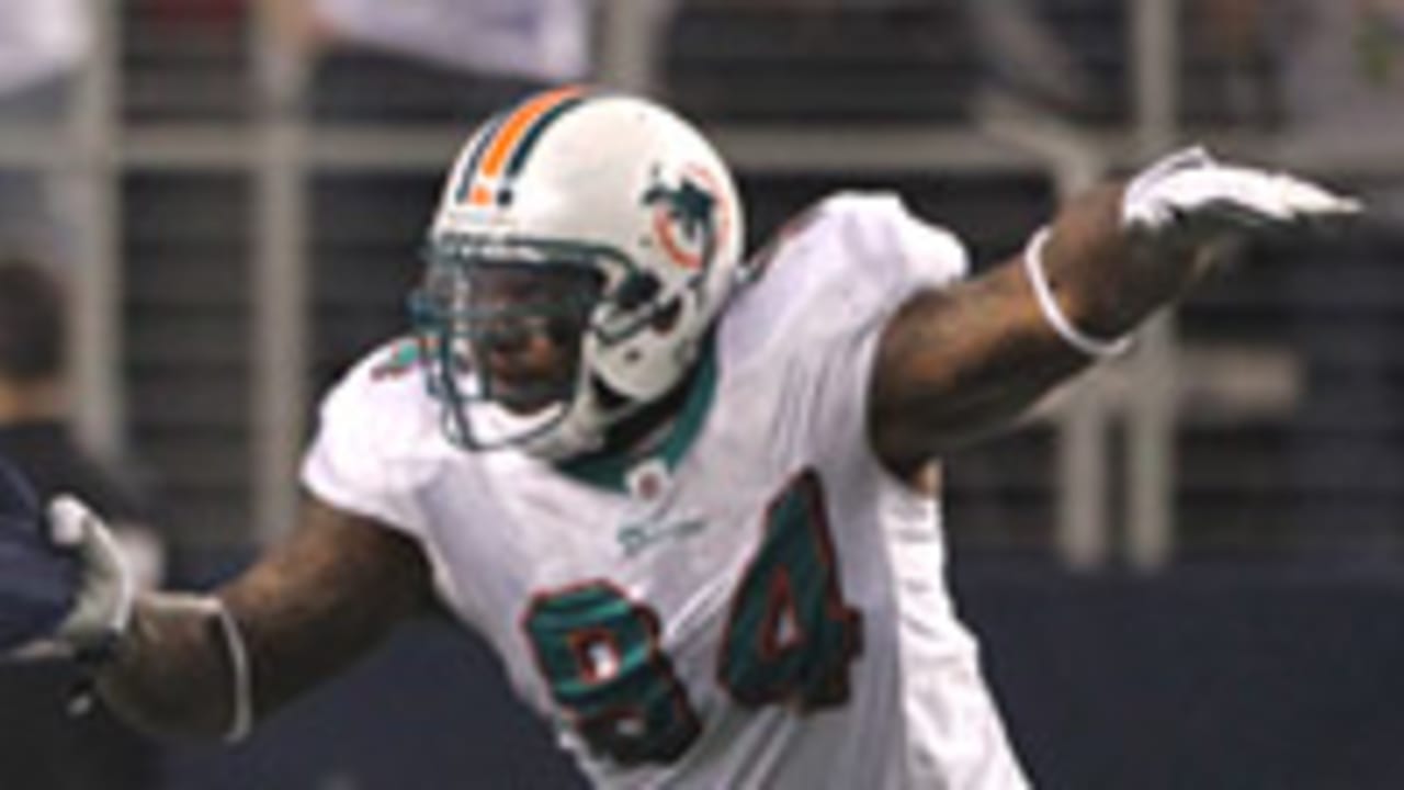Randy Starks signs Miami Dolphins’ franchise tender