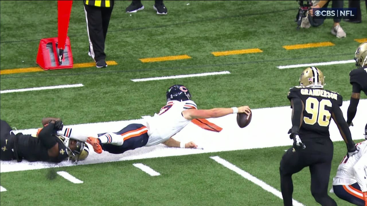 Chicago Bears quarterback Tyson Bagent gives his ALL on diving reach ...