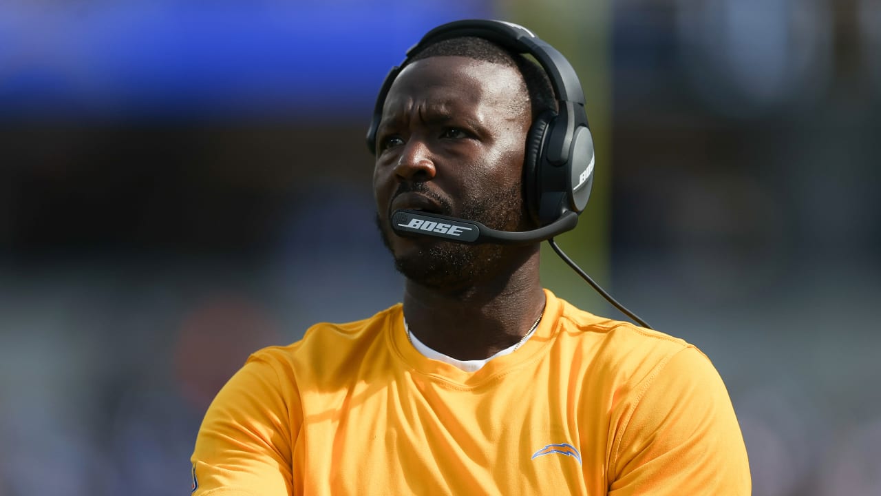 Reports: Chargers hiring Cardinals assistant coach Derius Swinton II