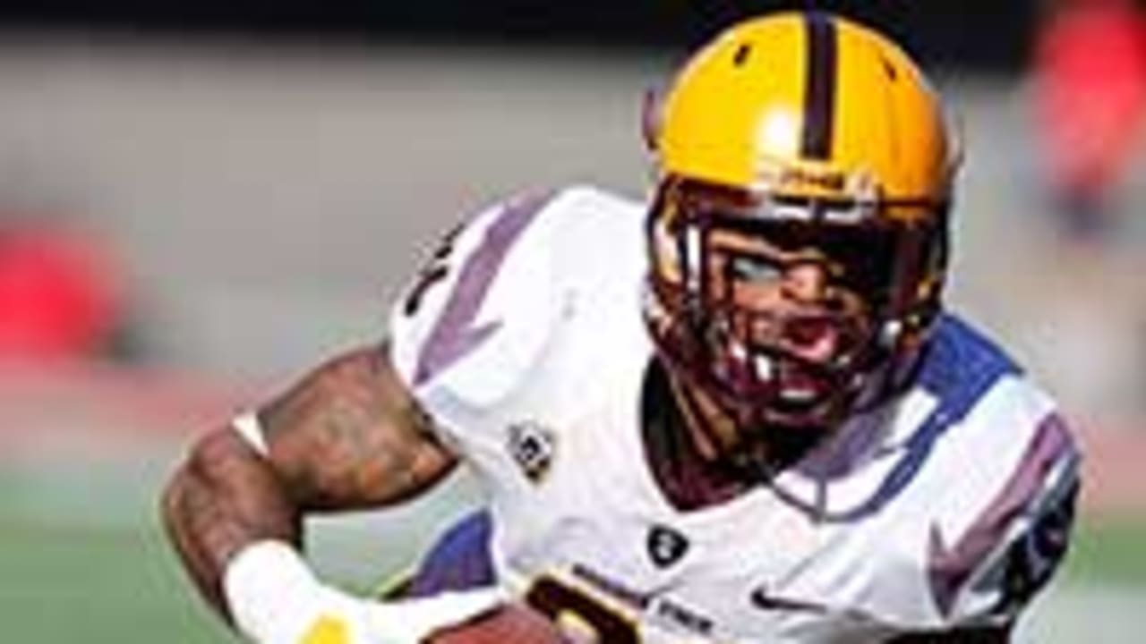 Cleveland Browns' Jaelen Strong runs through a drill during an NFL