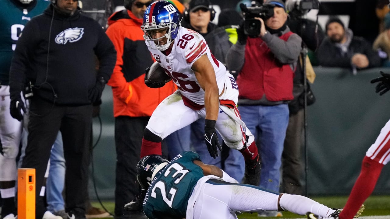 Can't-Miss Play: New York Giants running back Saquon Barkley's pylon-reach  TD pulls Giants within one score