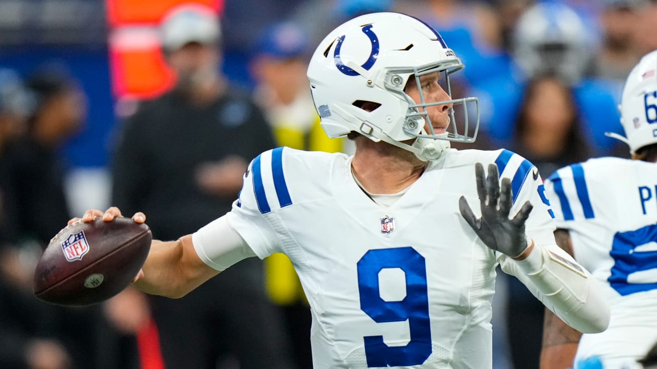 Indianapolis Colts quarterback Nick Foles finds wide receiver Dezmon