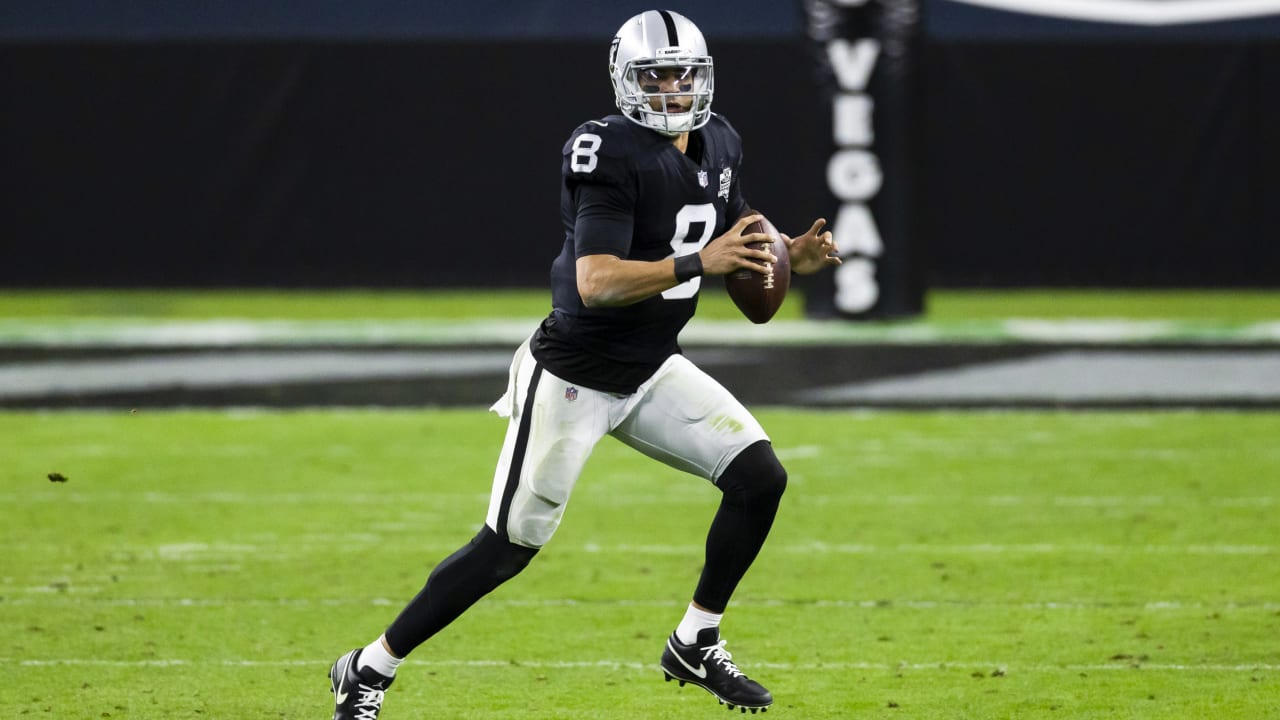 Las Vegas Raiders quarterback Marcus Mariota (8) during an NFL