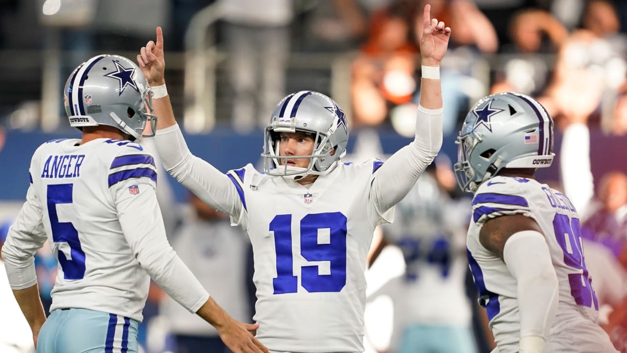 Dallas Cowboys kicker Brett Maher's game-winning field goal sneaks just  inside uprights