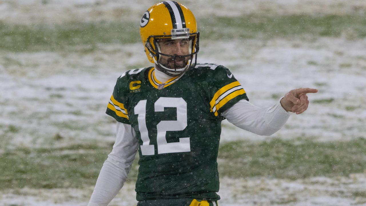 Packers' Aaron Rodgers tightens hold on MVP award with rampage over Titans
