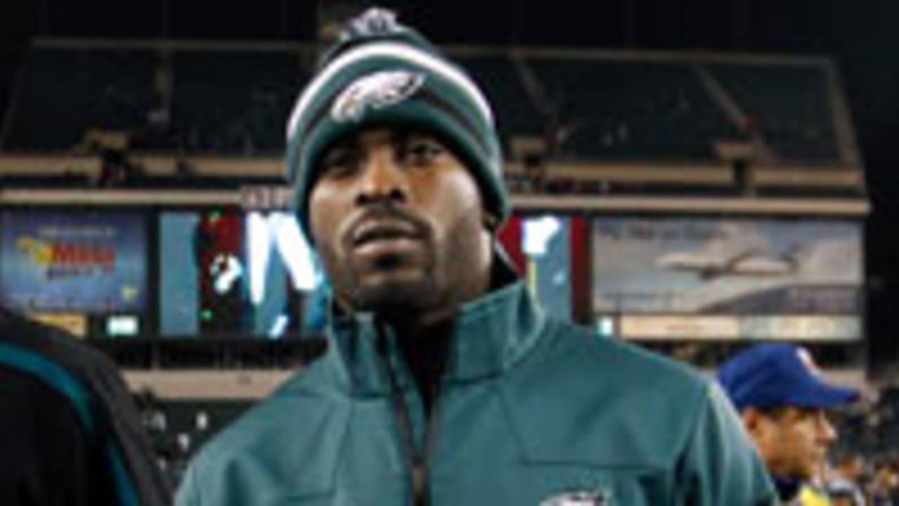 michael-vick-121217-spot.jpg