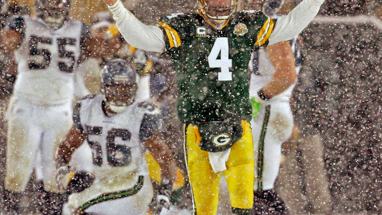 Rain, sleet or snow: How NFL players stay warm during the coldest games -  Sports Illustrated