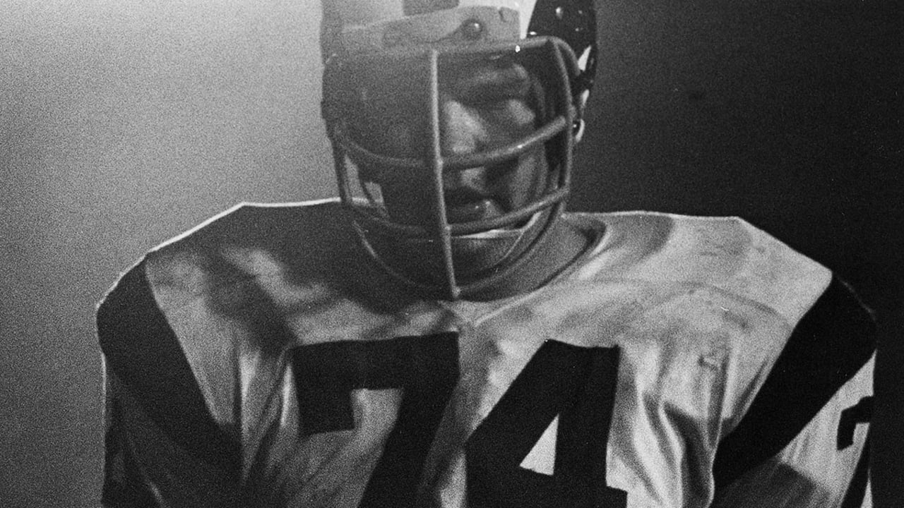 CIRCA 1970's: Merlin Olsen of the Los Angeles Rams in a early