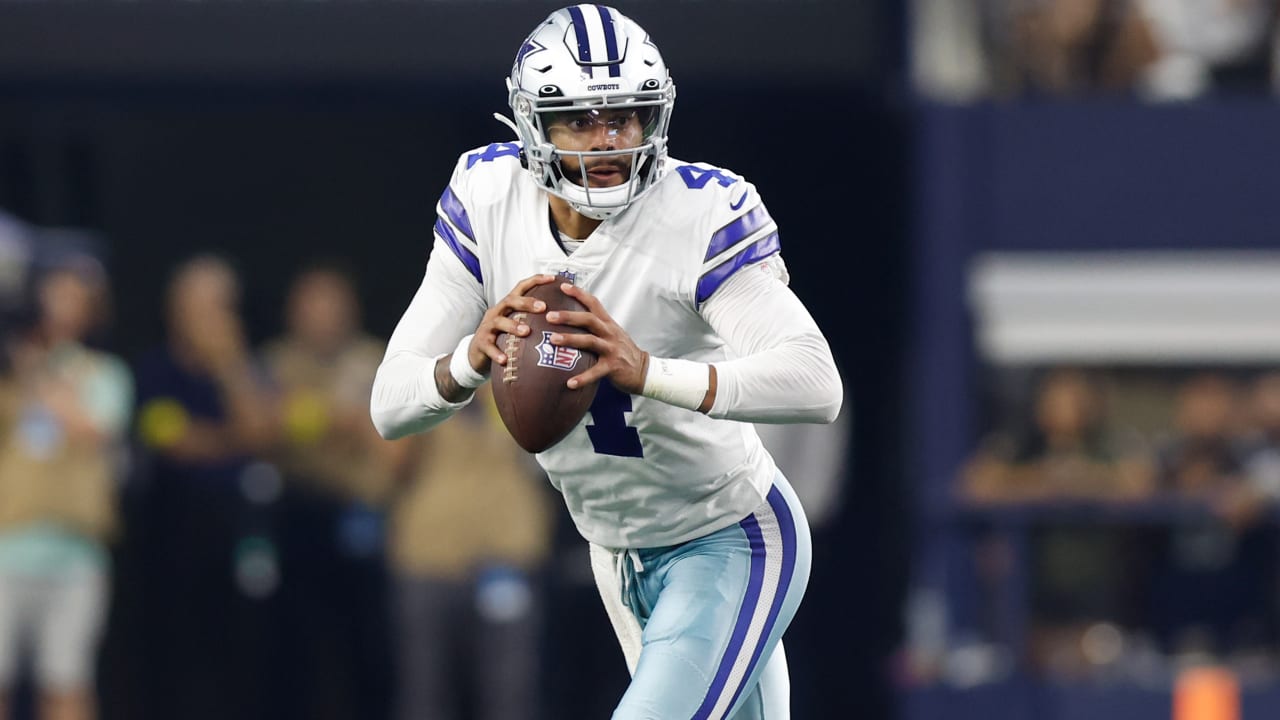 September 30, 2018: Dallas Cowboys quarterback Dak Prescott #4 signs his  jersey after an NFL football game between the Detroit Lions and the Dallas  Cowboys at AT&T Stadium in Arlington, TX Dallas