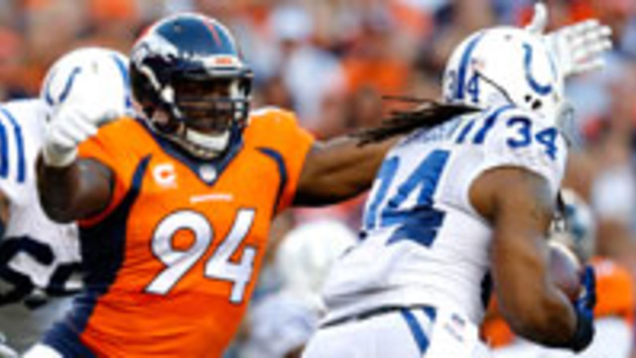 Peyton Manning, Broncos fend off Colts in 31-24 victory - Los Angeles Times